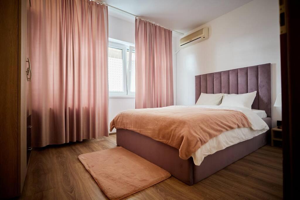 Queen Apartment Athenee Boekarest Buitenkant foto